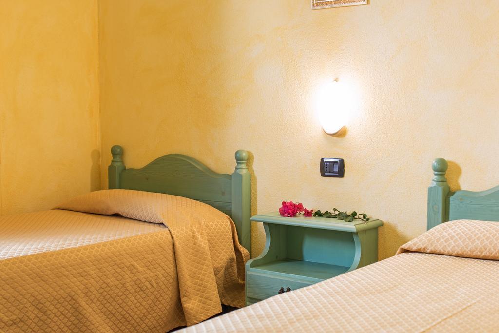 Albergo Residenziale Gli Ontani Cala Liberotto Extérieur photo